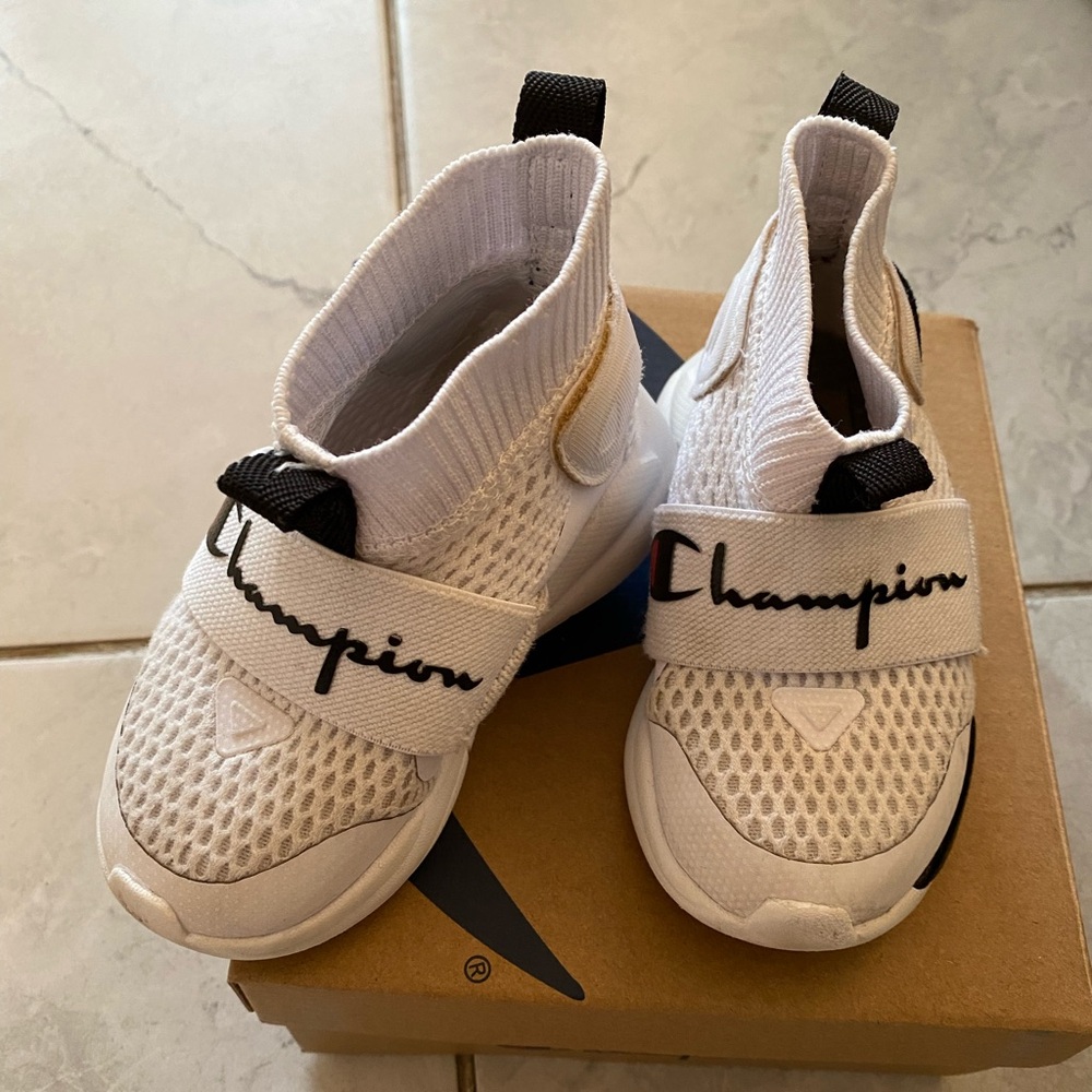 GUC Unisex Champion XG pro little kid size 5